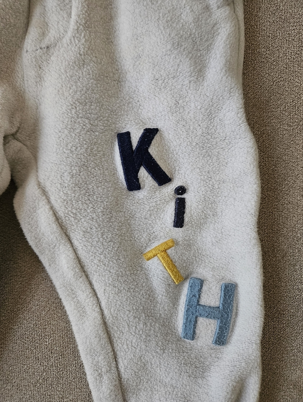 Kith Kid Sweats - Picture 2 of 5